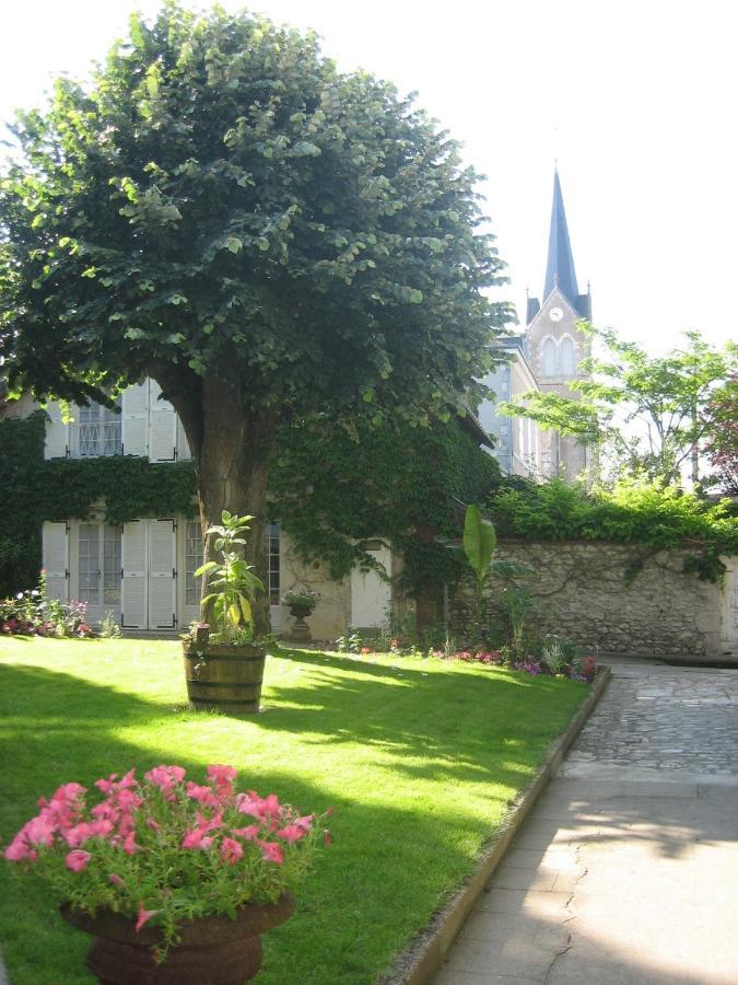 Logis Hotel La Tonnellerie Beaugency Eksteriør billede